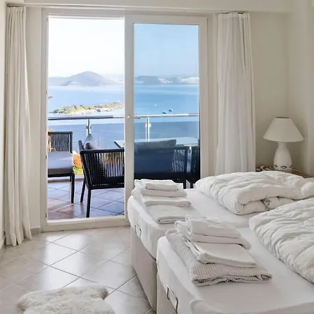 Lejlighed Sunset Luxury Getaway ~ Sea Views ~ Pool ~ Beach
