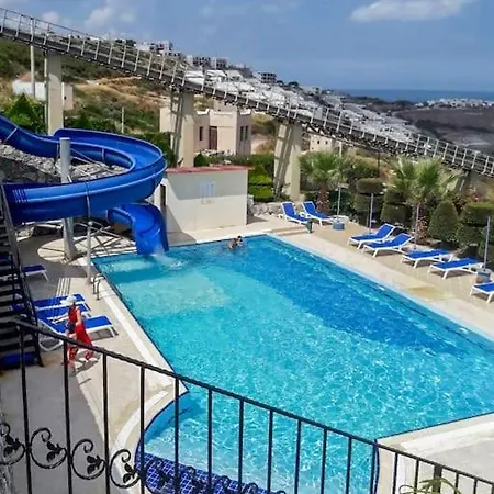 Sunset Luxury Getaway ~ Sea Views ~ Pool ~ Beach *